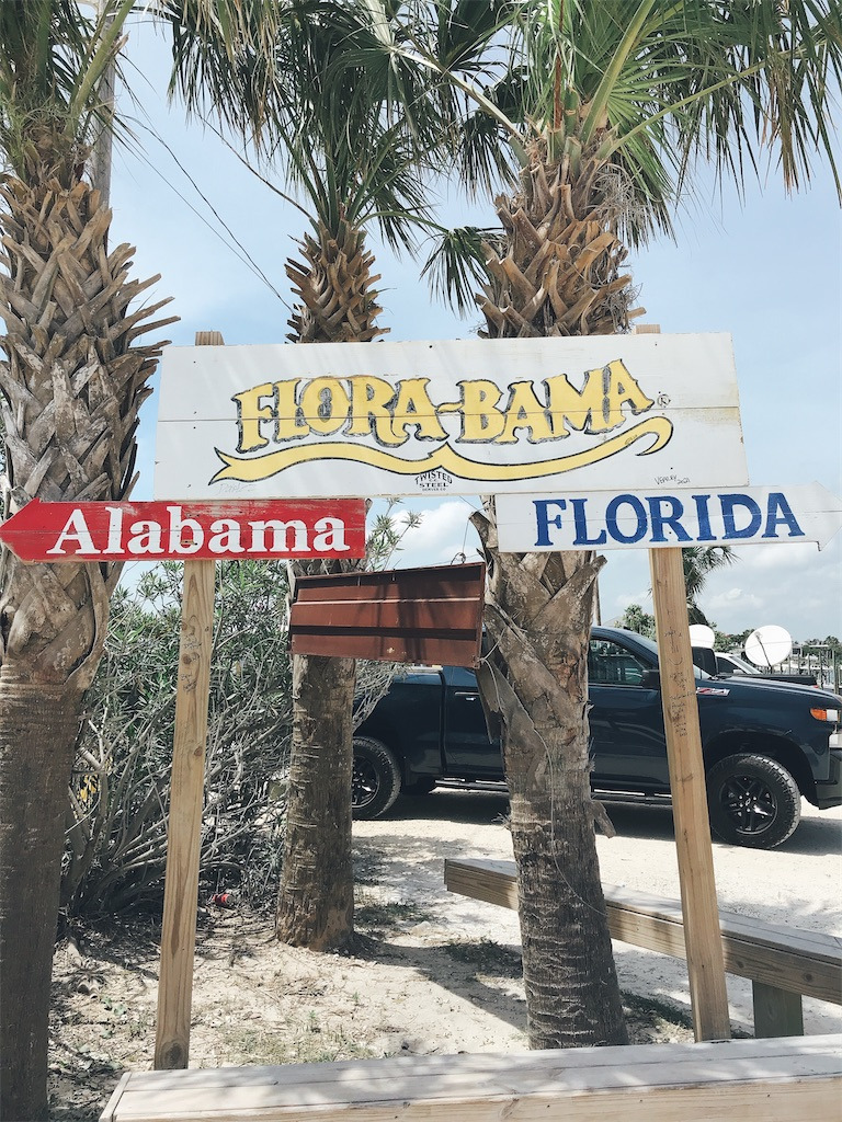 【FLORABAMA】アラバマ州とフロリダ州の州境にあるビーチバーでメキシコ湾の真っ白なビーチに感激 ぴんくのねずみの森