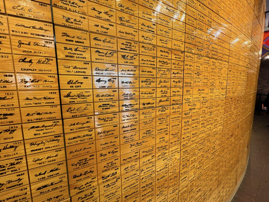【メジャー選手も御用達】ルイビルSlugger Museumで野球の木製バット工場の見学☆Fraizier Histry Museumでウィスキーの歴史を学ぶ 7 AC50E68F 7225 4C85 89D5 E974400B7572