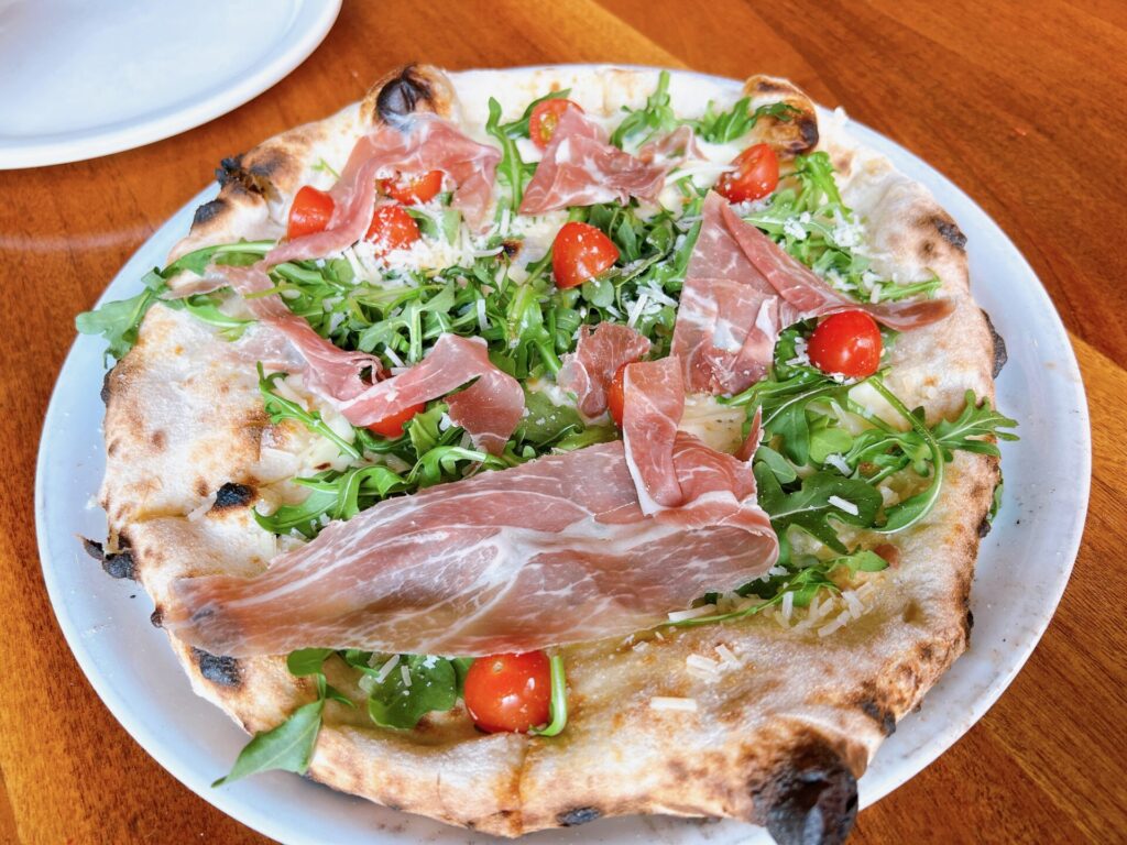 【ダラスで食い倒れスタート!! 】イタリア感たっぷりの絶品窯焼きピザのレストラン&パンが美味しいイタリアンスーパー☆おやつはラーメン! 11 10051C57 E17A 4660 8A4B 66E0ED84D25F