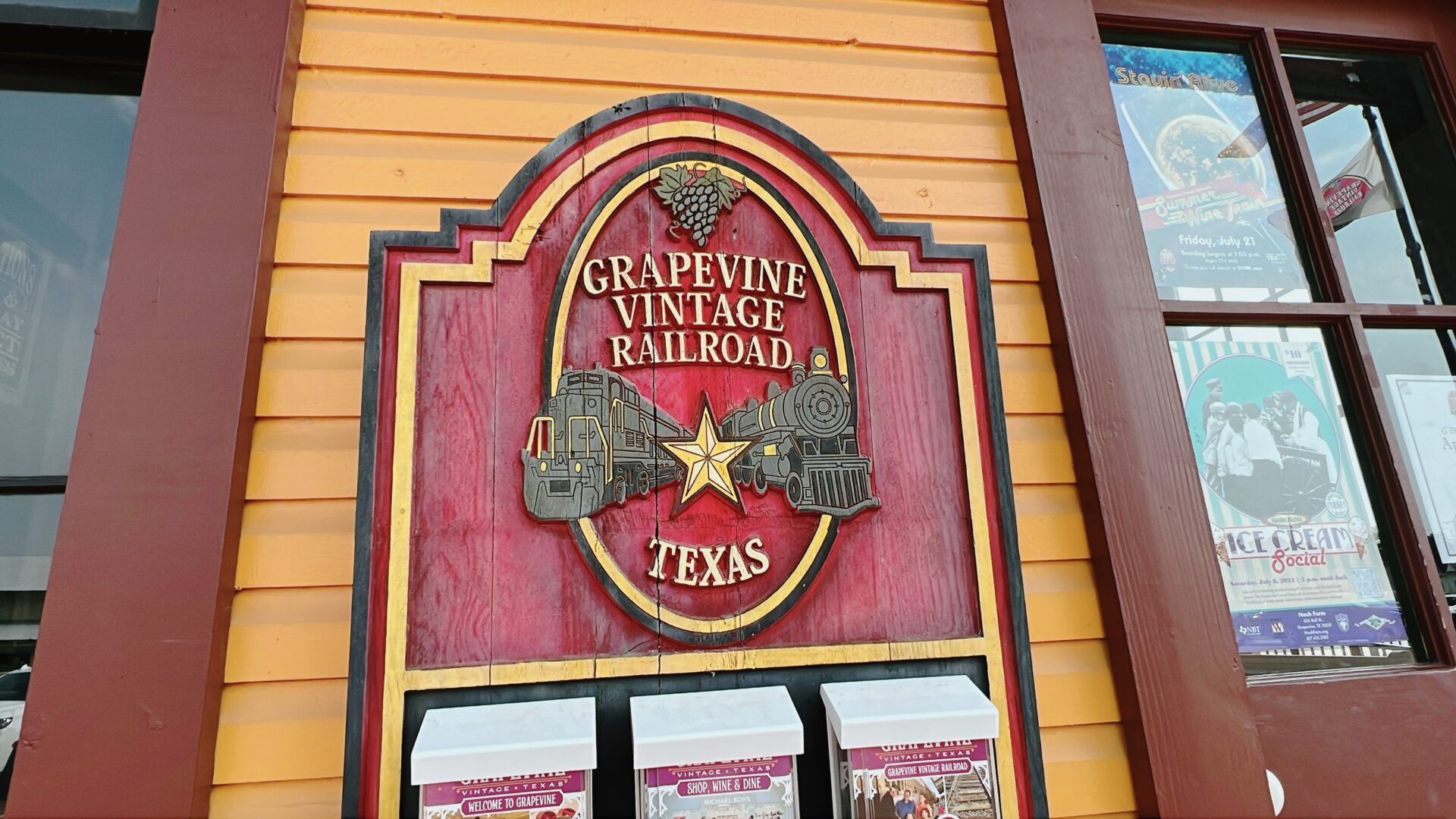 Grapevine】ダラス近くのワイナリーの町☆テキサス州の小さな鉄道の駅