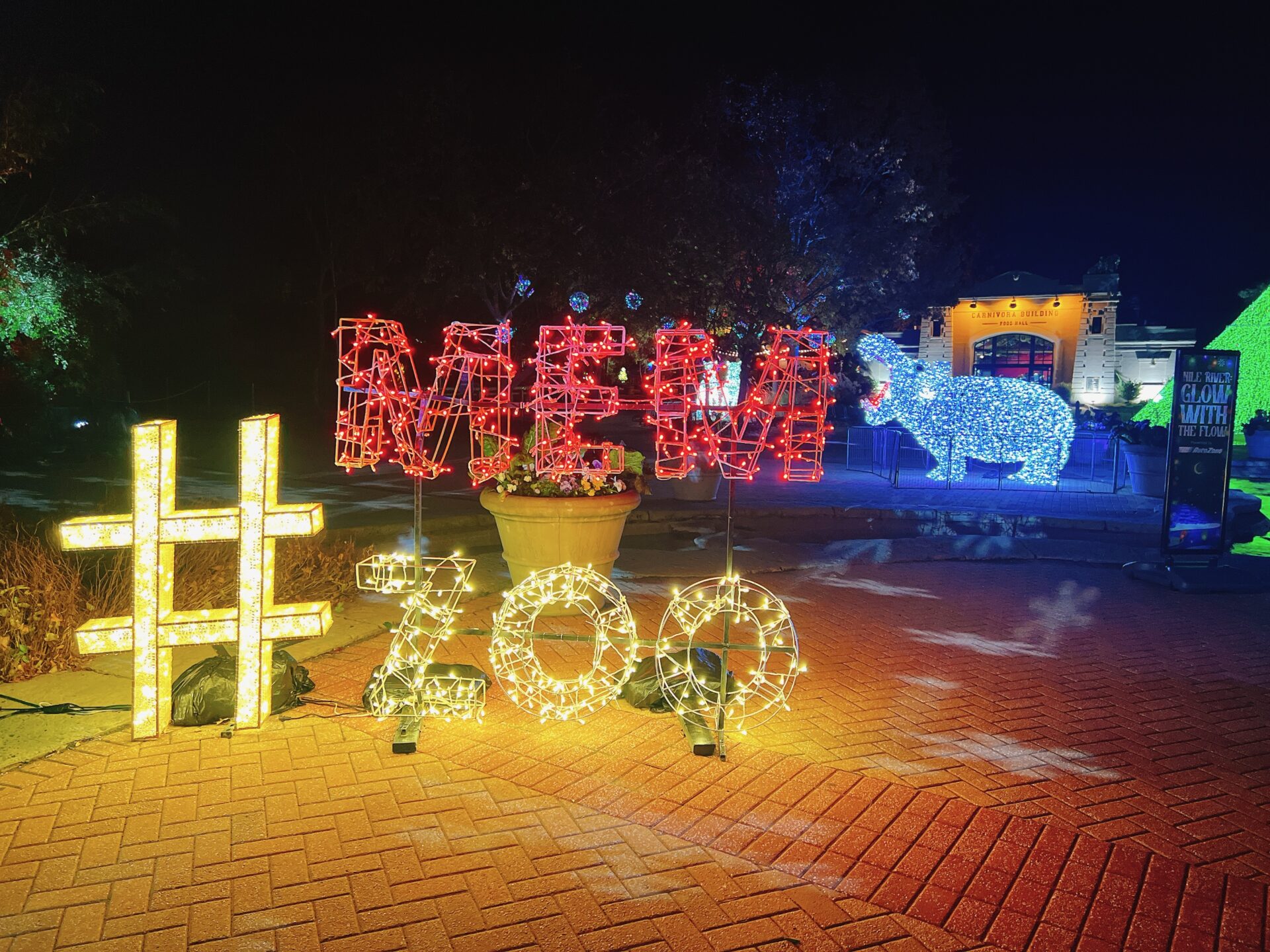 メンフィス動物園】クリスマスイルミネーションZOO LIGHT☆パンダ小屋